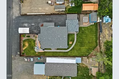 3737 NW Oak Avenue, Redmond, OR 97756 - Photo 3