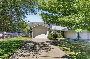 241 Clay St, Ashland, OR 97520 - Photo 3