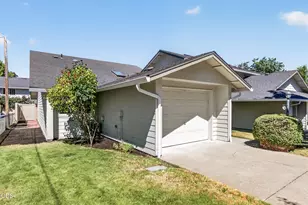 241 Clay St, Ashland, OR 97520 - Photo 23