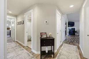 2210 Westwood Dr, Medford, OR 97501 - Photo 21
