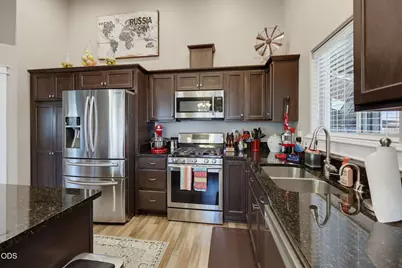 2210 Westwood Drive, Medford, OR 97501 - Photo 15