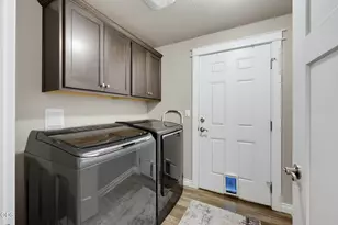 2210 Westwood Dr, Medford, OR 97501 - Photo 19