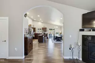 2210 Westwood Dr, Medford, OR 97501 - Photo 11