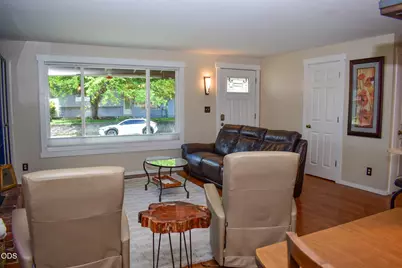 1088 N 5th Street, Central Point, OR 97502 - Photo 9