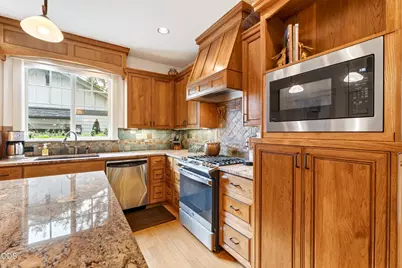 2641 Northwest Crossing Drive, Bend, OR 97703 - Photo 17