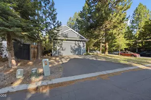 1374 NW Fort Clatsop St, Bend, OR 97703 - Photo 29