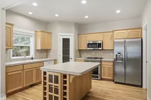 1374 NW Fort Clatsop St, Bend, OR 97703 - Photo 13