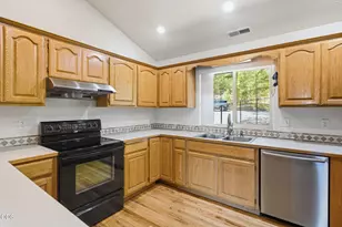 410 Lancelot Ln, Merlin, OR 97532 - Photo 11