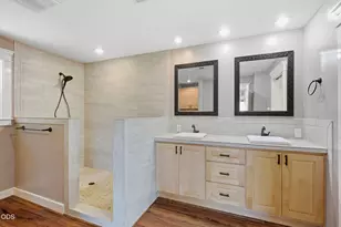 410 Lancelot Ln, Merlin, OR 97532 - Photo 25