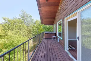 410 Lancelot Ln, Merlin, OR 97532 - Photo 15