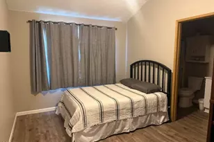 2101 Poplar Dr, Medford, OR 97504 - Photo 11