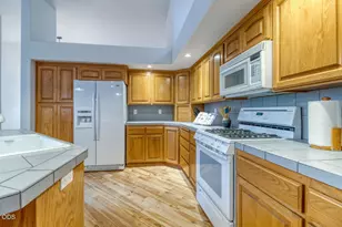 3271 NW Melville Dr, Bend, OR 97703 - Photo 5