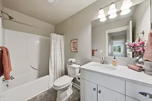 3433 SW 28th St, Redmond, OR 97756 - Photo 33