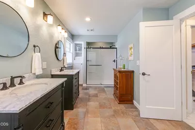 637 NW Canyon Drive, Redmond, OR 97756 - Photo 49