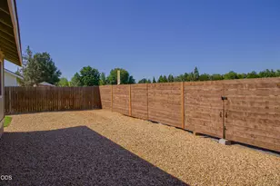 2741 SW 28th St, Redmond, OR 97756 - Photo 9