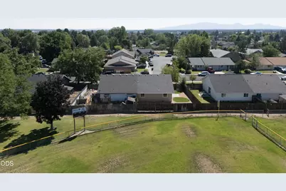2741 SW 28th Street, Redmond, OR 97756 - Photo 35