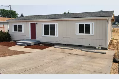 623 SW 2nd Street, Madras, OR 97741 - Photo 3