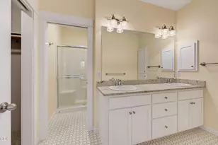 3832 Sherwood Park Dr, Medford, OR 97504 - Photo 19