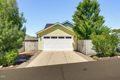 3832 Sherwood Park Drive, Medford, OR 97504 - Photo 39