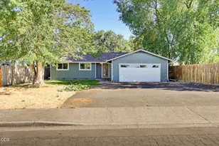 1995 Alpine Ct, Medford, OR 97504 - Photo 37