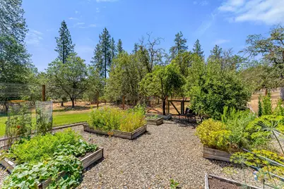375 Mountain Paradise Drive, Grants Pass, OR 97526 - Photo 39