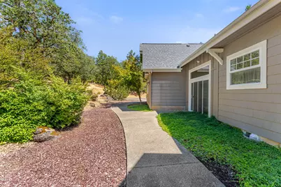 375 Mountain Paradise Drive, Grants Pass, OR 97526 - Photo 45