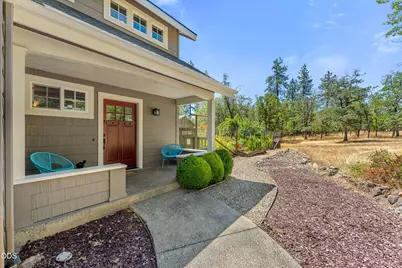 375 Mountain Paradise Drive, Grants Pass, OR 97526 - Photo 5