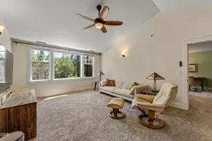 375 Mountain Paradise Dr, Grants Pass, OR 97526 - Photo 17