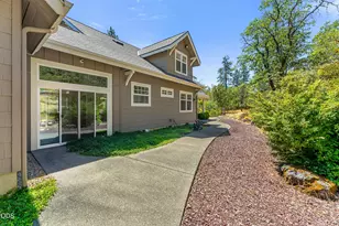 375 Mountain Paradise Dr, Grants Pass, OR 97526 - Photo 51