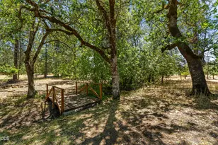 375 Mountain Paradise Dr, Grants Pass, OR 97526 - Photo 51