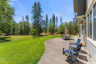 375 Mountain Paradise Dr, Grants Pass, OR 97526 - Photo 55