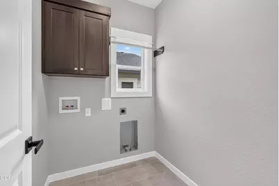 3233 Garner Way, Medford, OR 97504 - Photo 5