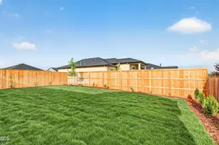 3233 Garner Wy, Medford, OR 97504 - Photo 15