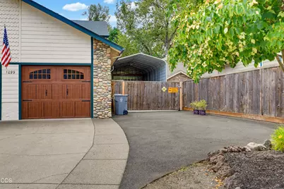 1099 SE Oriole Street, Grants Pass, OR 97526 - Photo 9