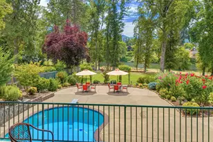 1099 SE Oriole St, Grants Pass, OR 97526 - Photo 3