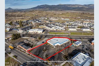 209 N Pacific Highway, Talent, OR 97540 - Photo 3