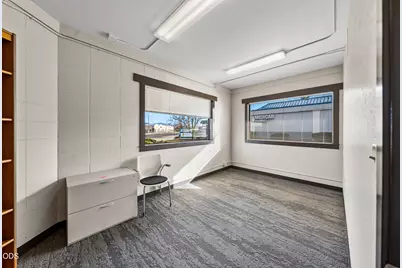209 N Pacific Highway, Talent, OR 97540 - Photo 9