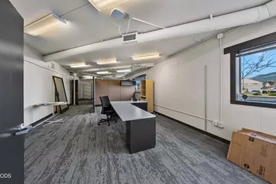 209 N Pacific Highway, Talent, OR 97540 - Photo 19