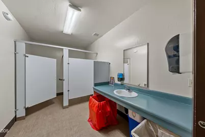 209 N Pacific Highway, Talent, OR 97540 - Photo 35