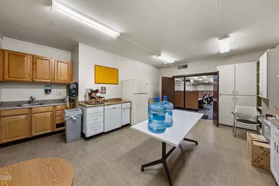 209 N Pacific Highway, Talent, OR 97540 - Photo 39
