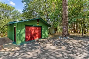 365 Greens Creek Rd, Grants Pass, OR 97527 - Photo 11