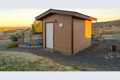 11811 Falvey Road, Klamath Falls, OR 97603 - Photo 57