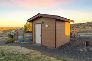 11811 Falvey Rd, Klamath Falls, OR 97603 - Photo 57