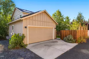 2534 NE Cretia Ct, Bend, OR 97701 - Photo 43