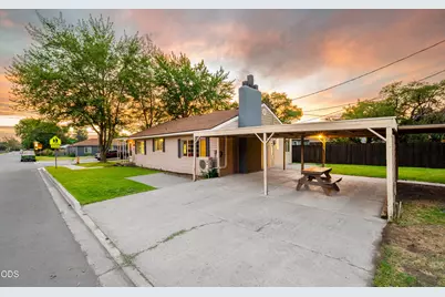 1056 SW 12th Street, Redmond, OR 97756 - Photo 15