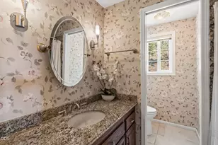 197 Timberlake Dr, Ashland, OR 97520 - Photo 41