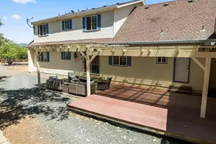 197 Timberlake Dr, Ashland, OR 97520 - Photo 57