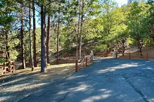 197 Timberlake Dr, Ashland, OR 97520 - Photo 3