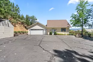 197 Timberlake Dr, Ashland, OR 97520 - Photo 59