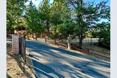 197 Timberlake Drive, Ashland, OR 97520 - Photo 3